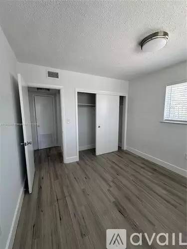 Main picture of 69 NW 35th St