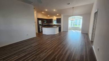 Main picture of 5842 Cipris Cir