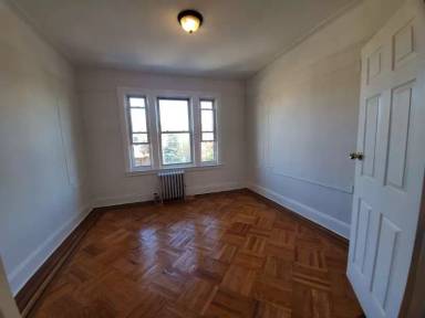 Main picture of 9805 57 Ave