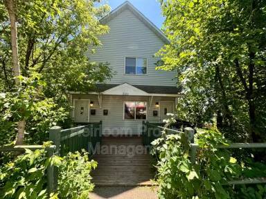 Main picture of 2122 W 4th St