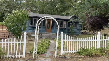 Main picture of 11 Deer Path