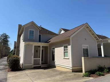 Main picture of 303 Newport Hill Ln