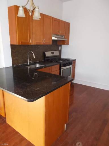 Main picture of 465 Park Pl