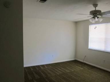 Main picture of 402 SW 69th St