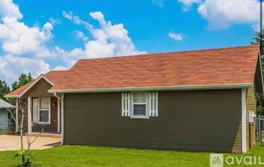Main picture of 8809 NE 46th St