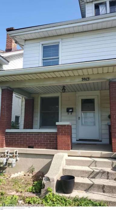 Main picture of 3913 E 3rd St