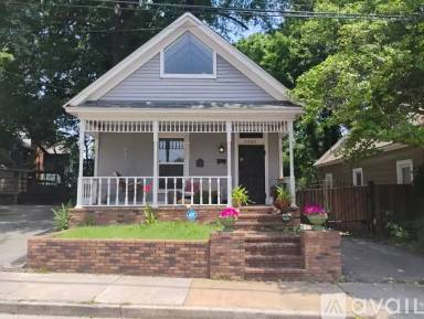 Main picture of 2200 Vinton Ave