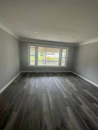 Main picture of 11711 Darlington Ave
