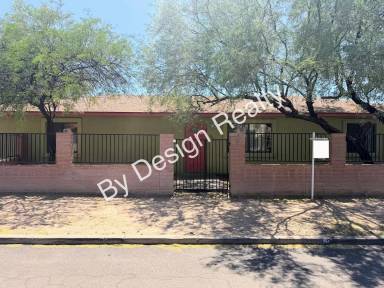 Main picture of 203 S Cherry Ave