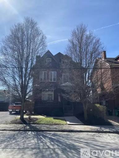 Main picture of 1721 Middle St