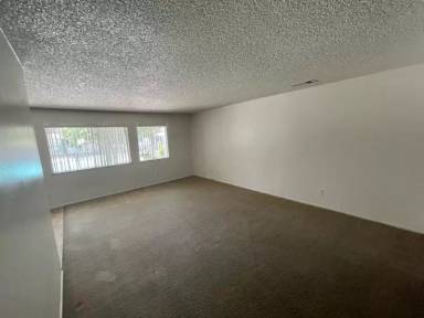 Main picture of 550 Elm Dr