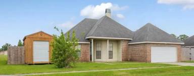 Main picture of 737 N Belle Cir