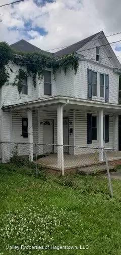 Main picture of 670 Winchester Ave