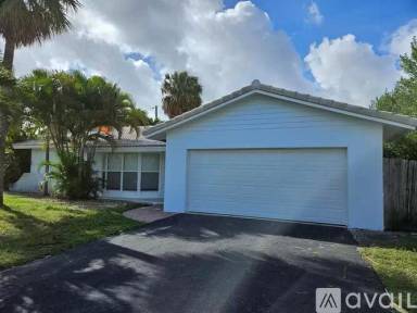 Main picture of 1060 NW 6th Ter