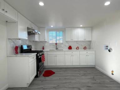 Main picture of 5970 Locust Ave