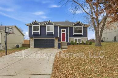 Main picture of 11516 N Windsor Ave