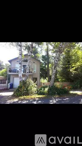 Main picture of 6460 Rhododendron Ave