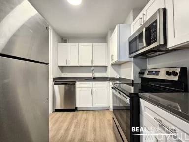 Main picture of 1344 N Dearborn St