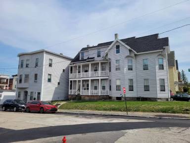 Main picture of 142 Wayne St