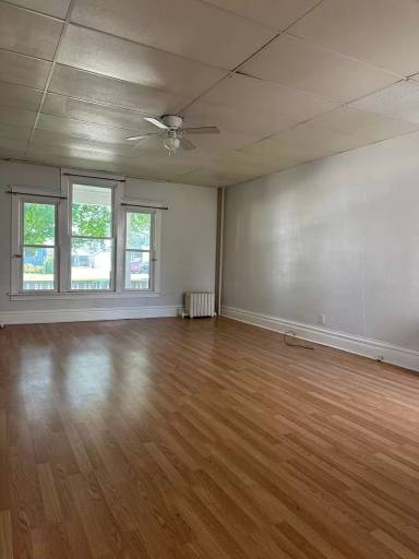 Main picture of 105 W Howard St