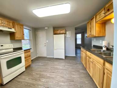 Main picture of 541 1/2 Terry Ave