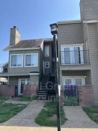 Main picture of 6639 S Victor Ave