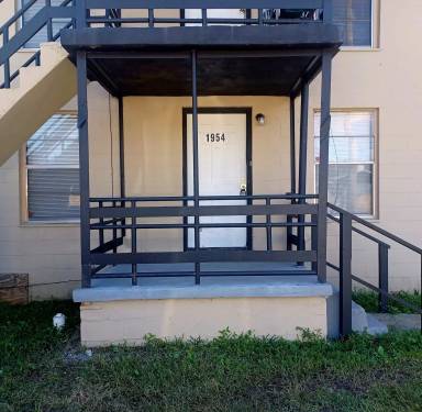 Main picture of 1954 W 44th St