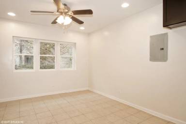 Main picture of 8050 S Saginaw Ave