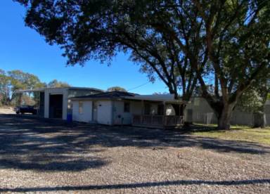 Main picture of 1113 Hugh Wallis Rd S