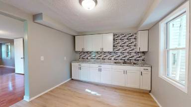 Main picture of 3063 W 47th St