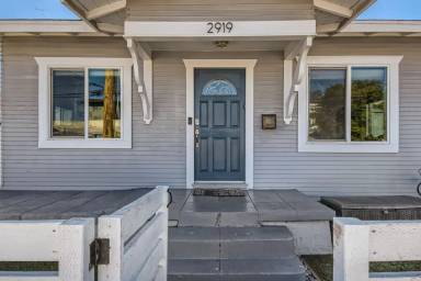 Main picture of 2919 Polk Ave