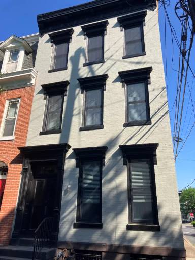 Main picture of 218 Briggs St