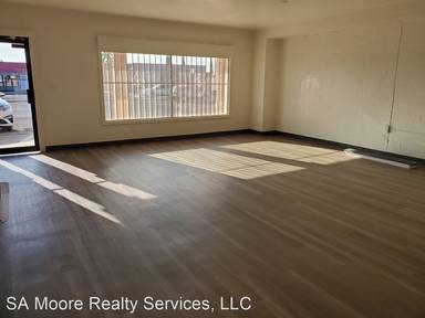 Main picture of 908 N Swan Rd