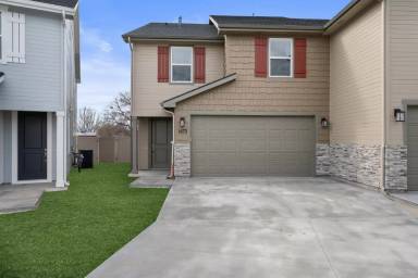 Main picture of 1673 N Solterra Ln