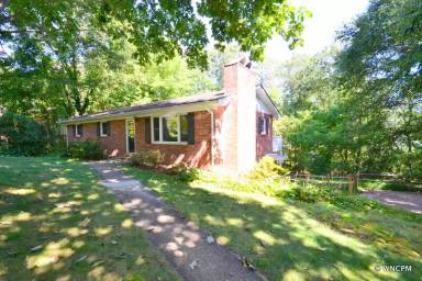 Main picture of 17 Laurel Park Dr