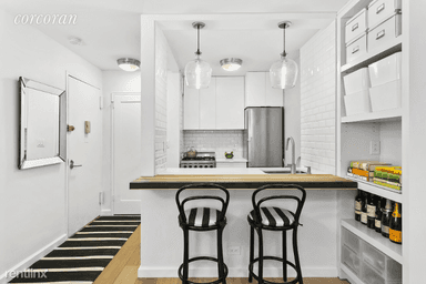 Main picture of East 9th Street Apartments