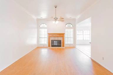 Main picture of 812 Tower Park Dr