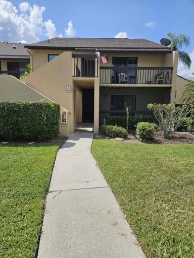 Main picture of 15456 Admiralty Cir