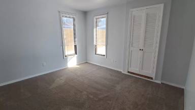 Main picture of 909 E McKinley St