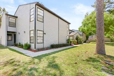 Main picture of 4401 SW 21st Ln