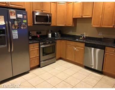 Main picture of 350 Bremen St