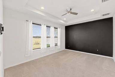 Main picture of 7832 Red Hickory Pl