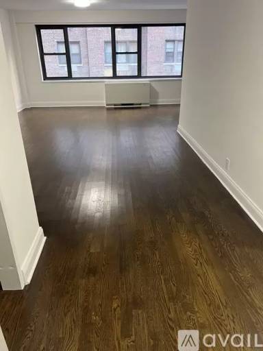 Main picture of Sutton Town House