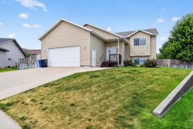 Main picture of 401 Kahler Ct