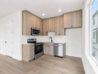 Main picture of 4822 SE 62nd Ave