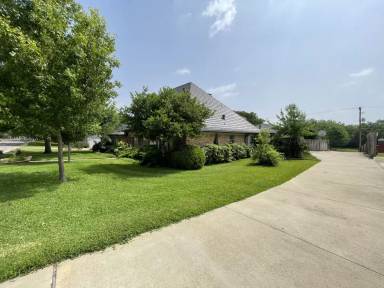 Main picture of 3209 Bridlegate Dr