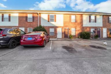 Main picture of 284 Raleigh Dr