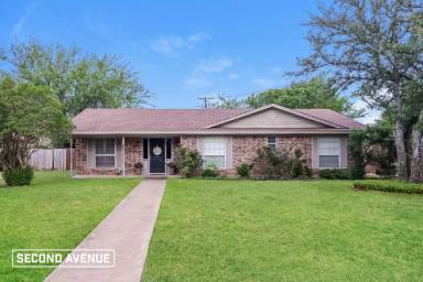 Main picture of 500 S Colonial Dr