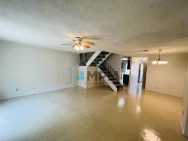 Main picture of 23 Briarwood Cir