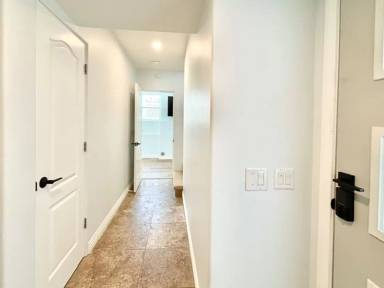 Main picture of 108 Los Feliz St